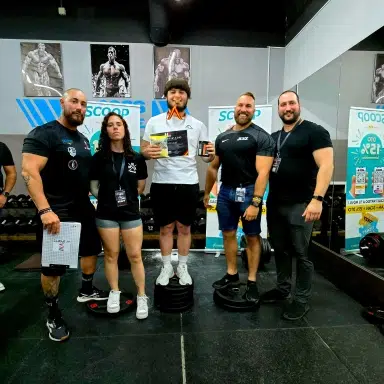 premiación de la categoría +90 kilos en el evento deportivo de H6 Sports en zaragoza